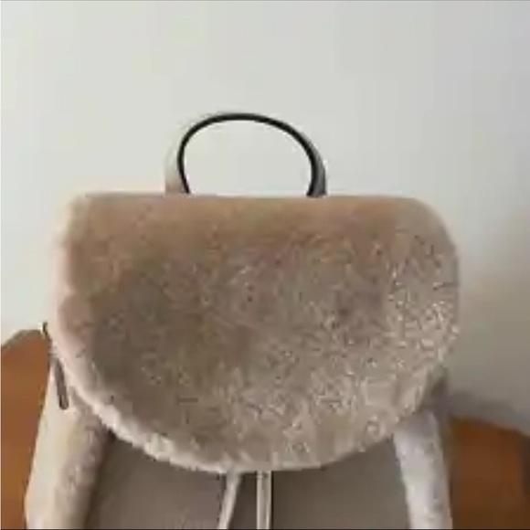 Kate Spade Leila Leather and Faux Shearling Backpack RARE in “light sand” - Picture 10 of 12